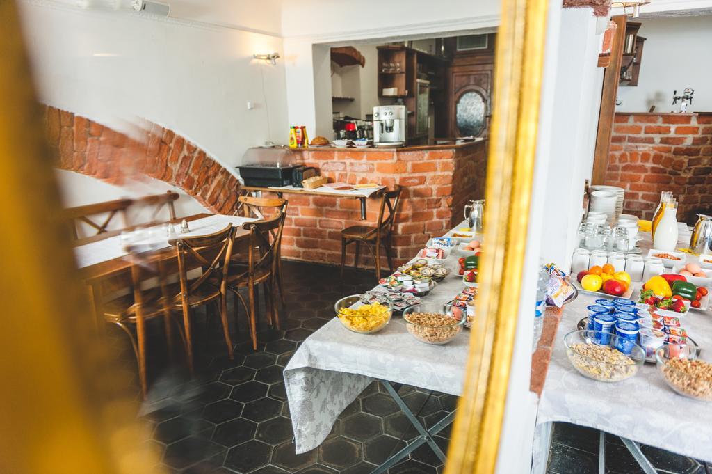 Hotel U Ceske Koruny Hradec Králové Dış mekan fotoğraf