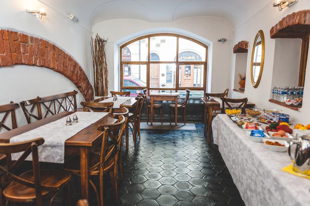 Hotel U Ceske Koruny Hradec Králové Dış mekan fotoğraf