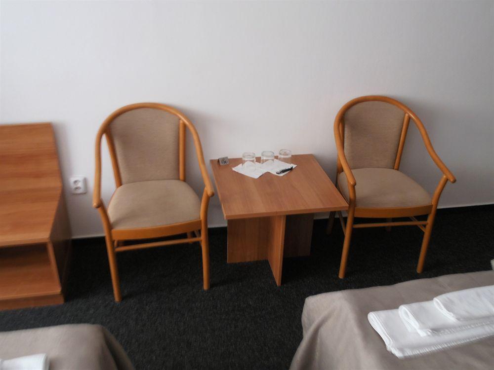 Hotel U Ceske Koruny Hradec Králové Dış mekan fotoğraf