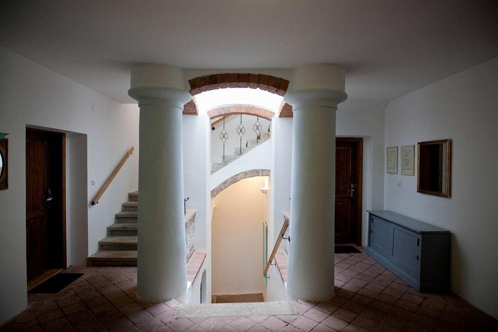 Hotel U Ceske Koruny Hradec Králové Dış mekan fotoğraf