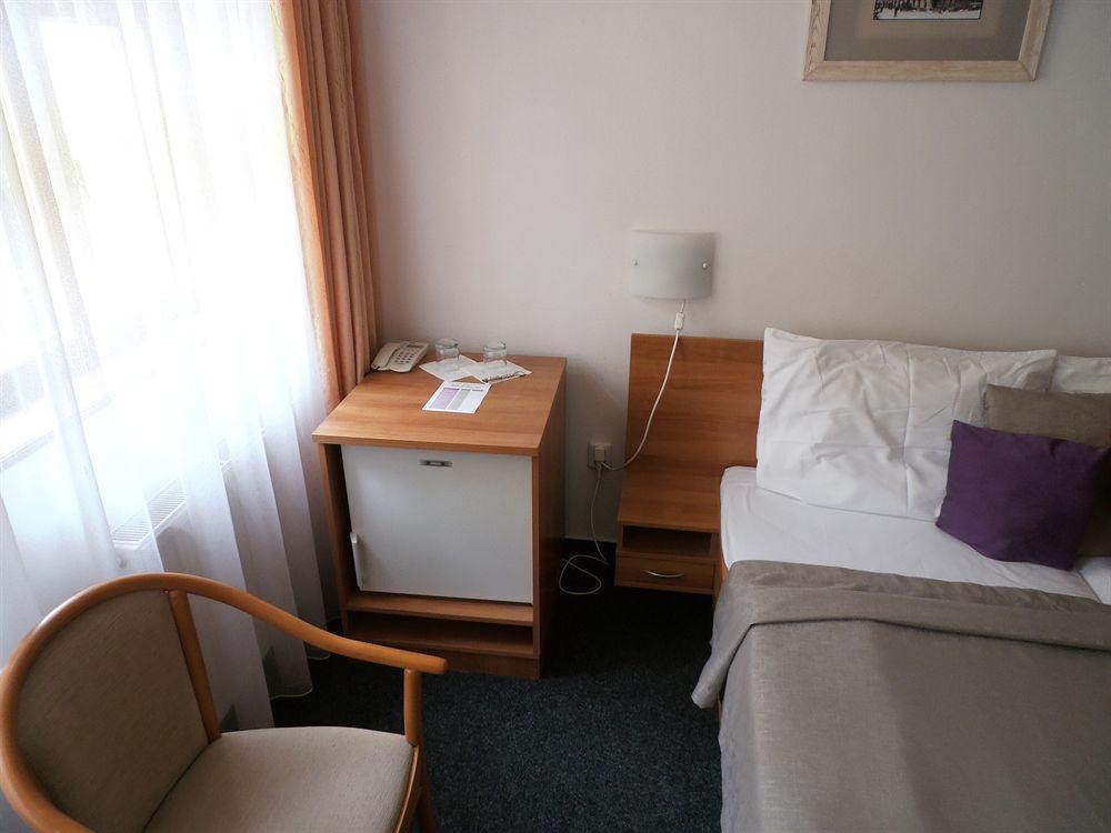 Hotel U Ceske Koruny Hradec Králové Dış mekan fotoğraf