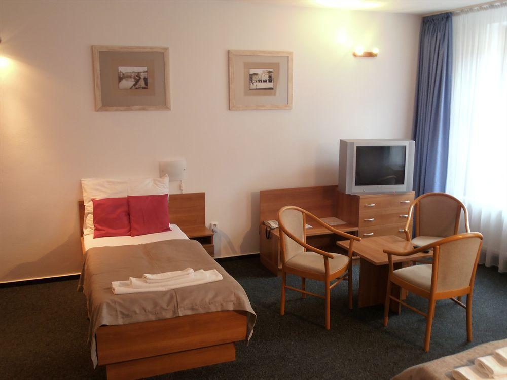 Hotel U Ceske Koruny Hradec Králové Dış mekan fotoğraf