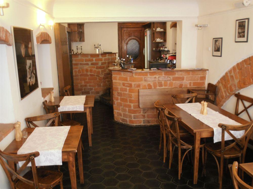 Hotel U Ceske Koruny Hradec Králové Dış mekan fotoğraf