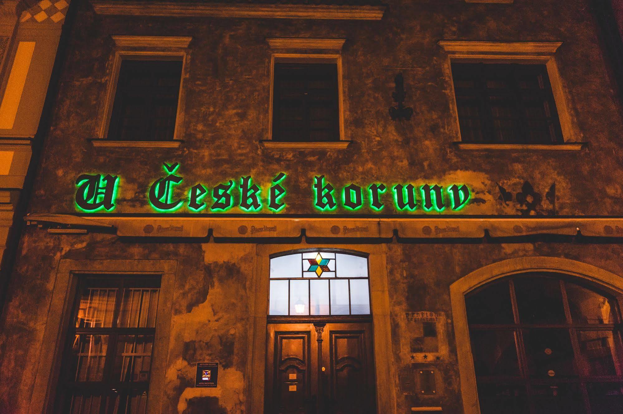 Hotel U Ceske Koruny Hradec Králové Dış mekan fotoğraf