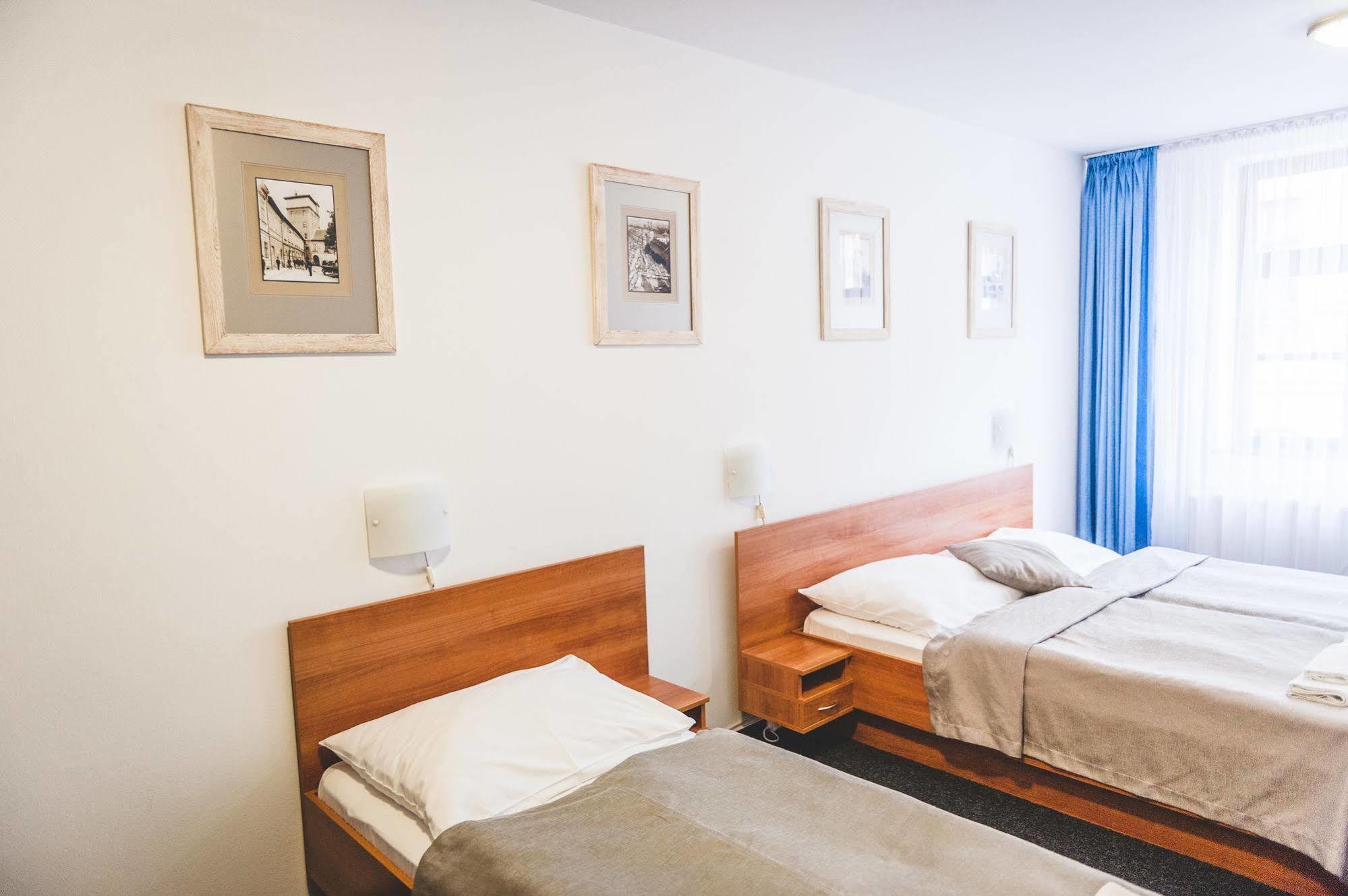Hotel U Ceske Koruny Hradec Králové Dış mekan fotoğraf